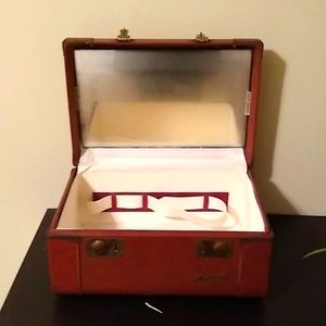 Vintage 1940s train case